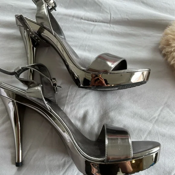 Michael kors shop silver sandals